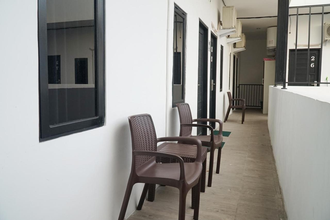 Reddoorz At Sani Guest House Balikpapan Extérieur photo