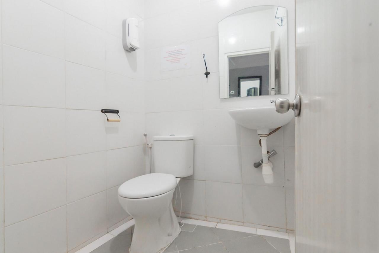 Reddoorz At Sani Guest House Balikpapan Extérieur photo