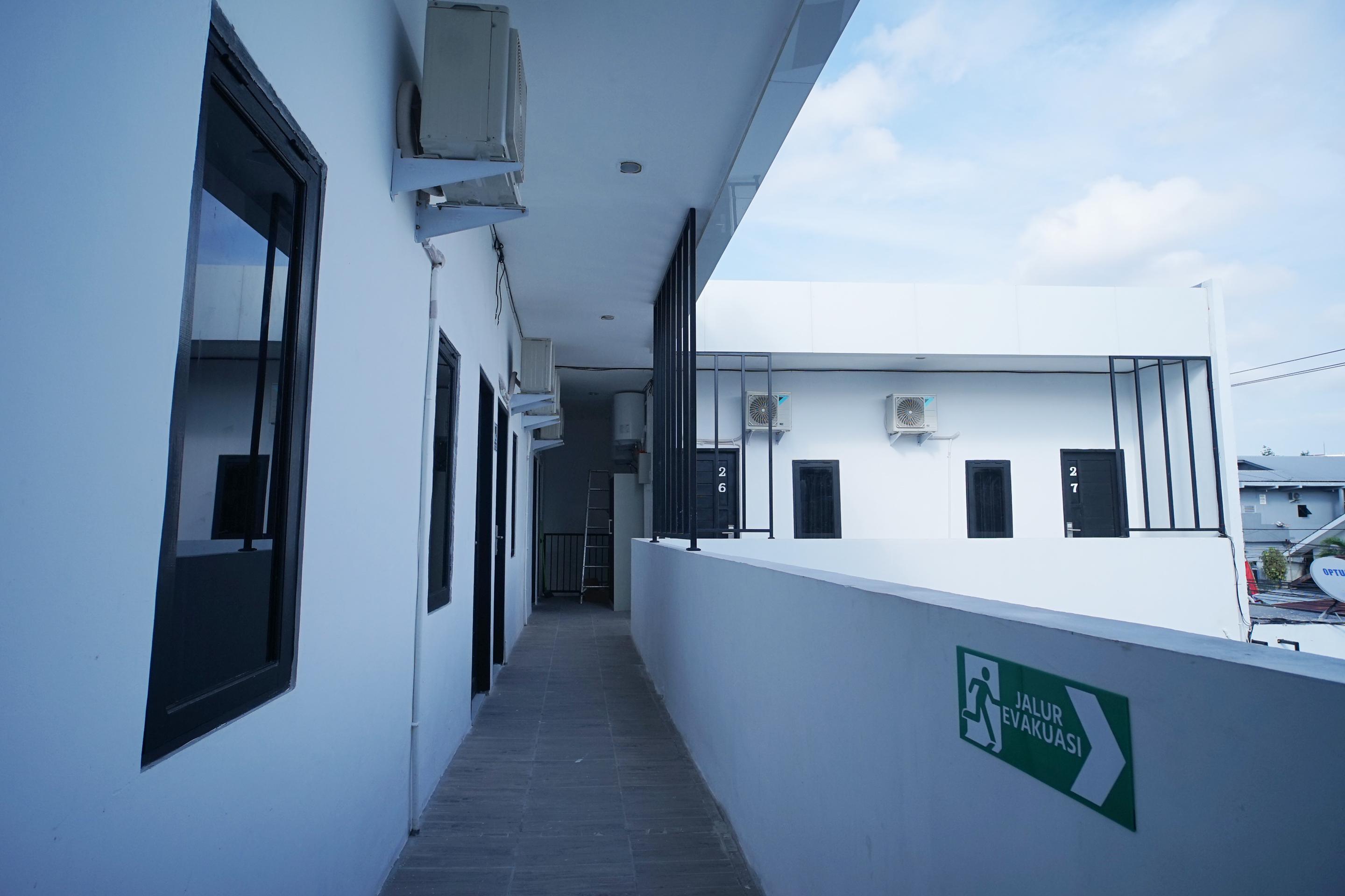 Reddoorz At Sani Guest House Balikpapan Extérieur photo